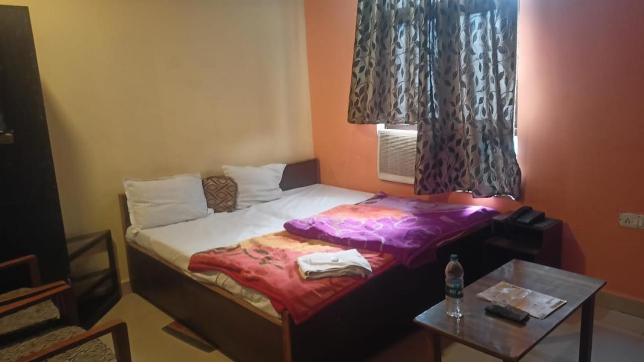 Hotel Shyam Utsav Mirzāpur Extérieur photo