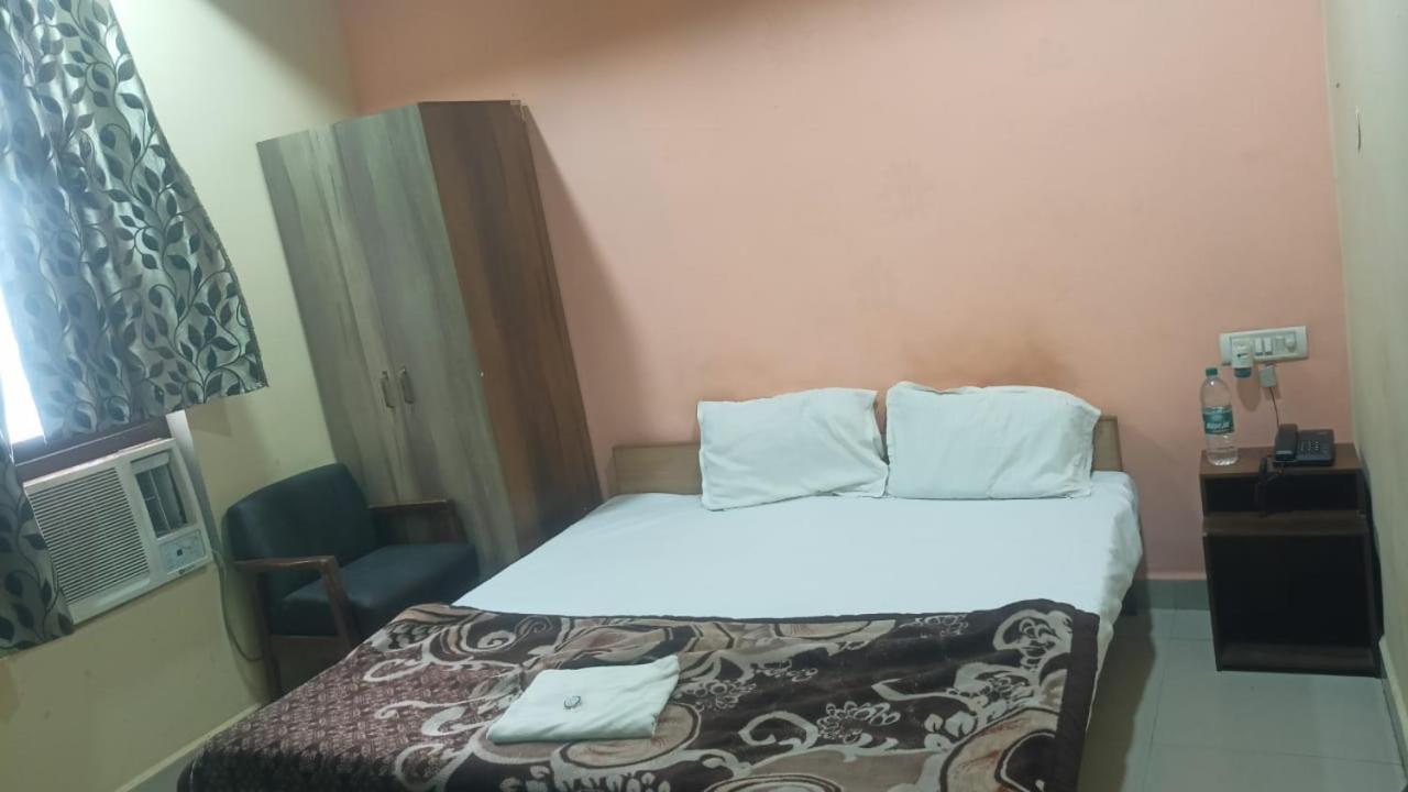 Hotel Shyam Utsav Mirzāpur Extérieur photo