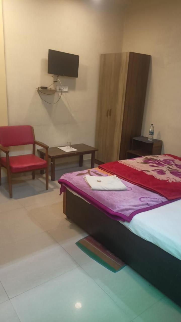 Hotel Shyam Utsav Mirzāpur Extérieur photo